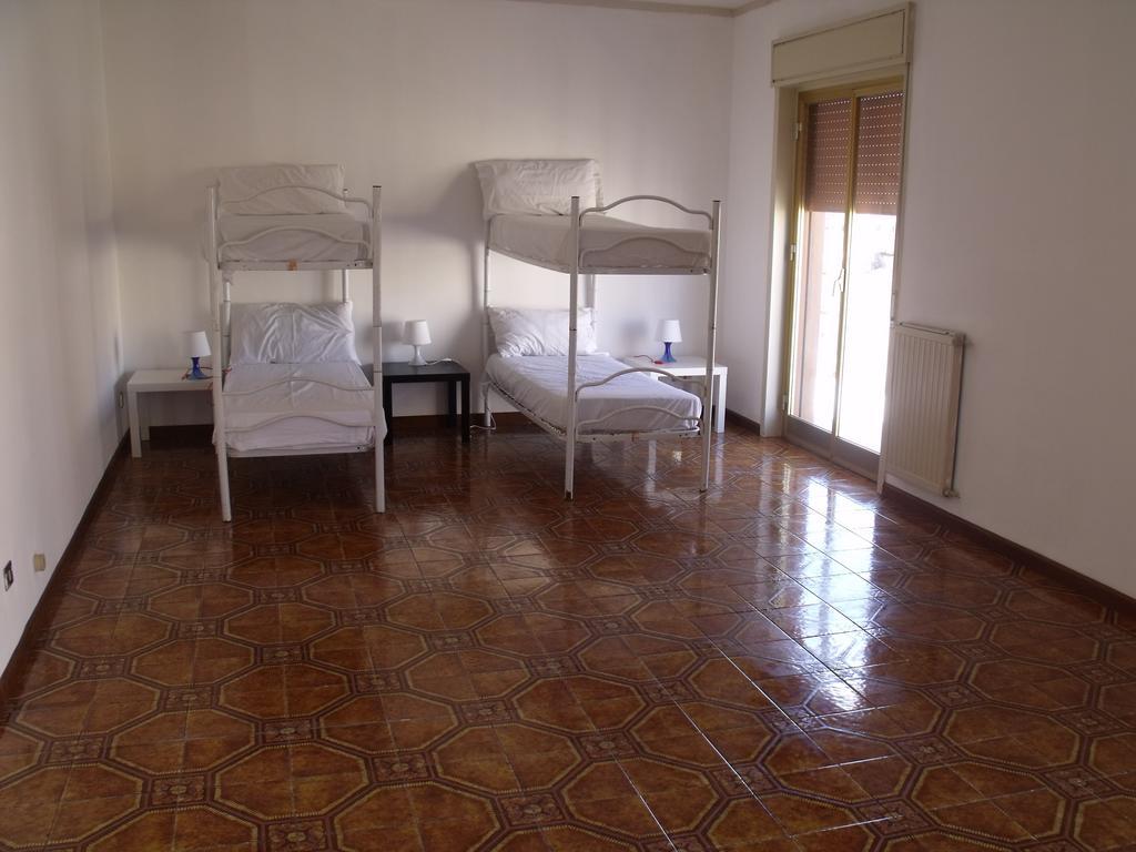 A Tre Passi Dal Centro Hotel Palermo Buitenkant foto
