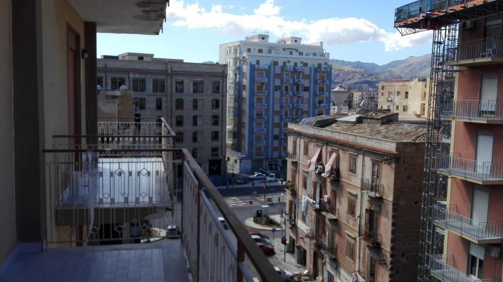 A Tre Passi Dal Centro Hotel Palermo Buitenkant foto
